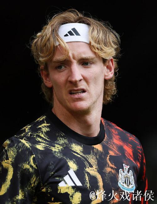 英联杯-伊萨克破门戈登建功 阿森纳0-2纽卡斯尔 英联杯-伊萨克破门戈登建功 阿森纳0-2纽卡斯尔