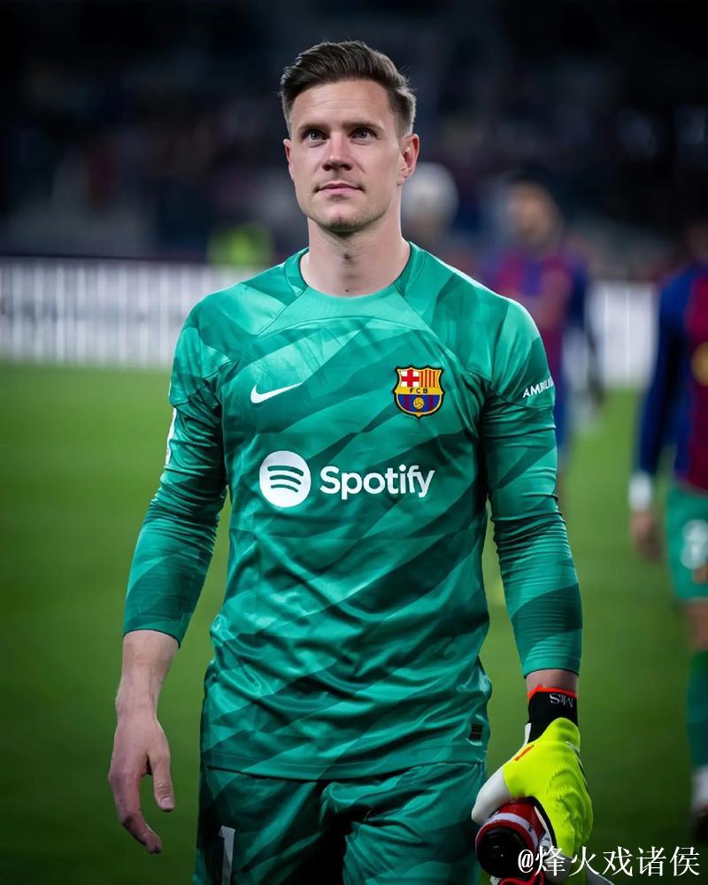 特尔施特根回到那片球场同一看台，不同身份